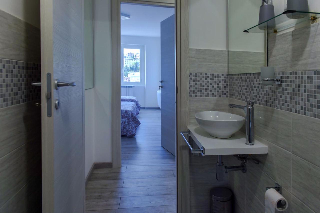 Suite Eleven Генуа Екстериор снимка